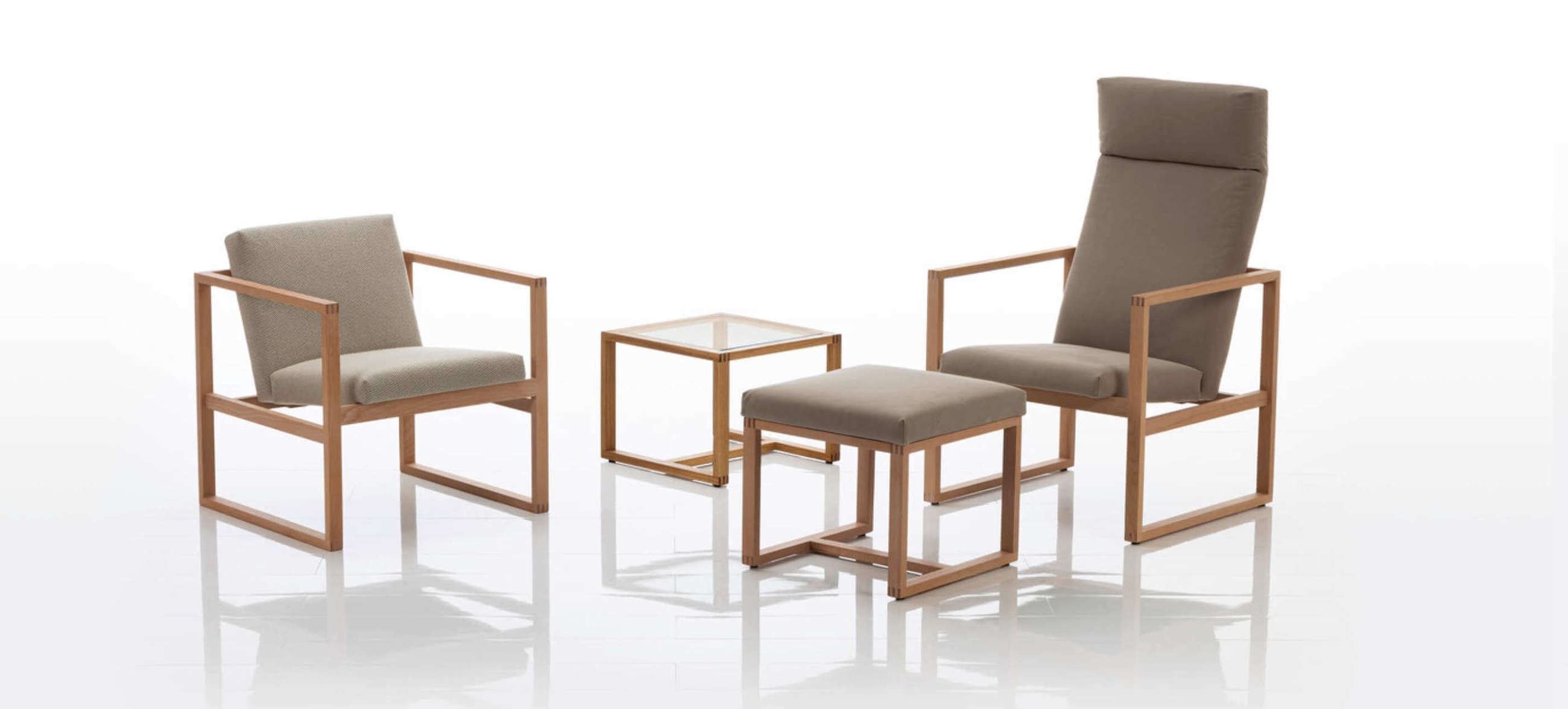 Sessel Grace wood low and high mit Hocker und Tisch. Sessel grace wood bruehl hocker tisch