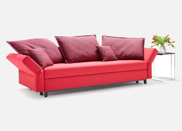 Sofa Good Life 3-Sitzer von Signet mit Holzbügel. Sofa Signet Good Life 3-Sitzer Stoff Holzfüße