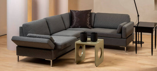 Brühl Ecksofa Alba als grosse Eckcouch mit Stoffbezug und verstellbarer Sitztiefe . Ecksofa Alba von Brühl als grosses Ecksofa mit Stoffbezug und verstellbarer Sitztiefe.