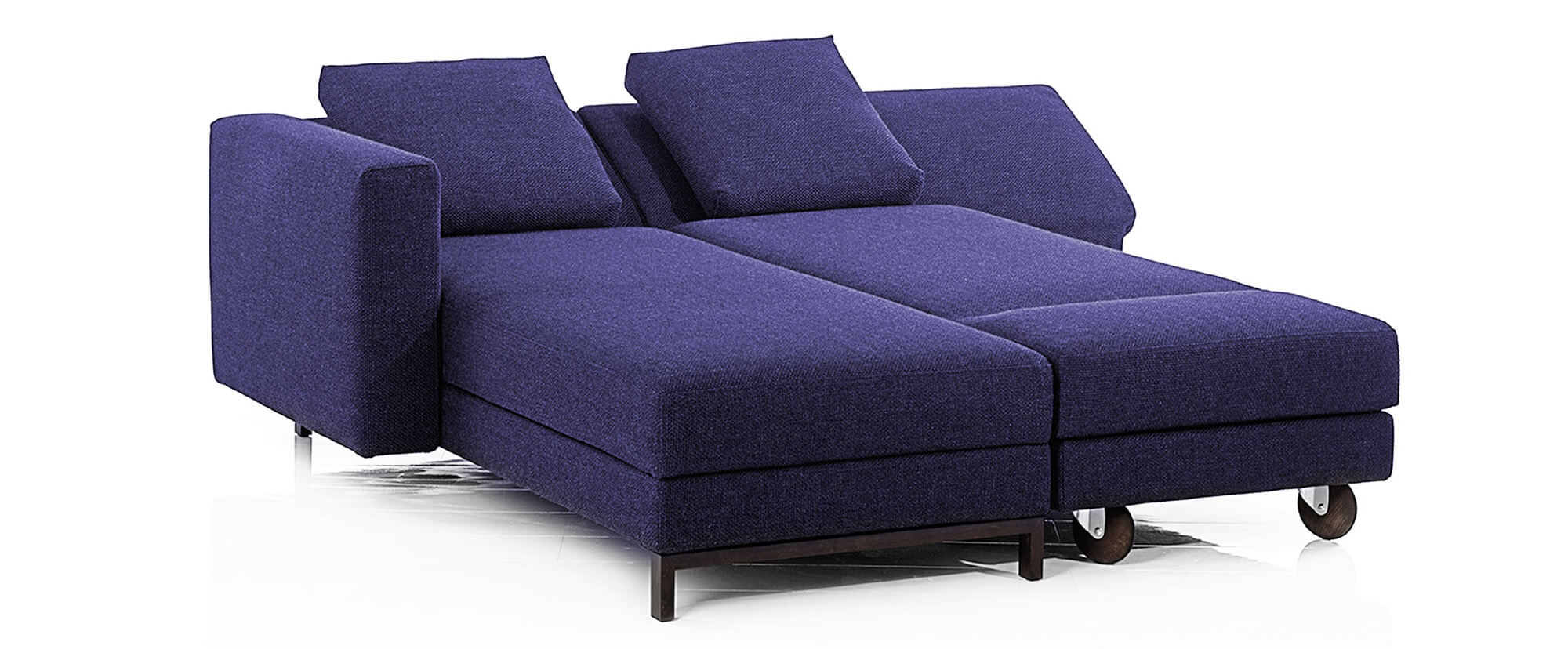 Hier sehen Sie das Four-Two von Brühl als Doppelbett Schlafsofa Four-Two Brühl Doppelbett Stoff lila