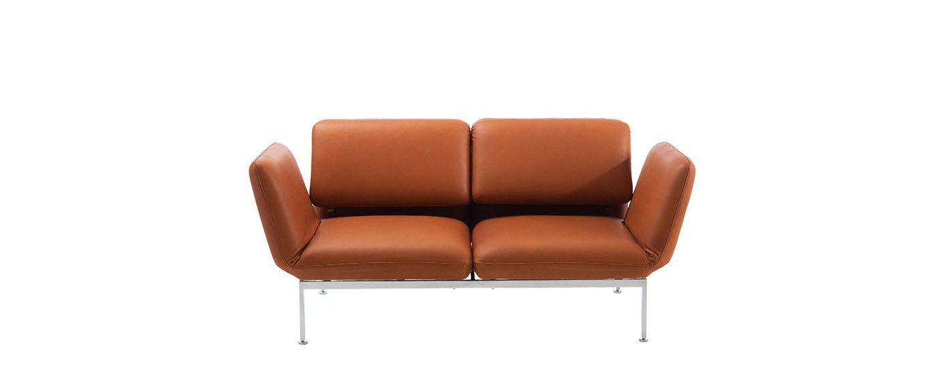 Hier sehen Sie das roro small Schlafsofa von Brühl im braunen Leder. Brühl roro small Schlafsofa