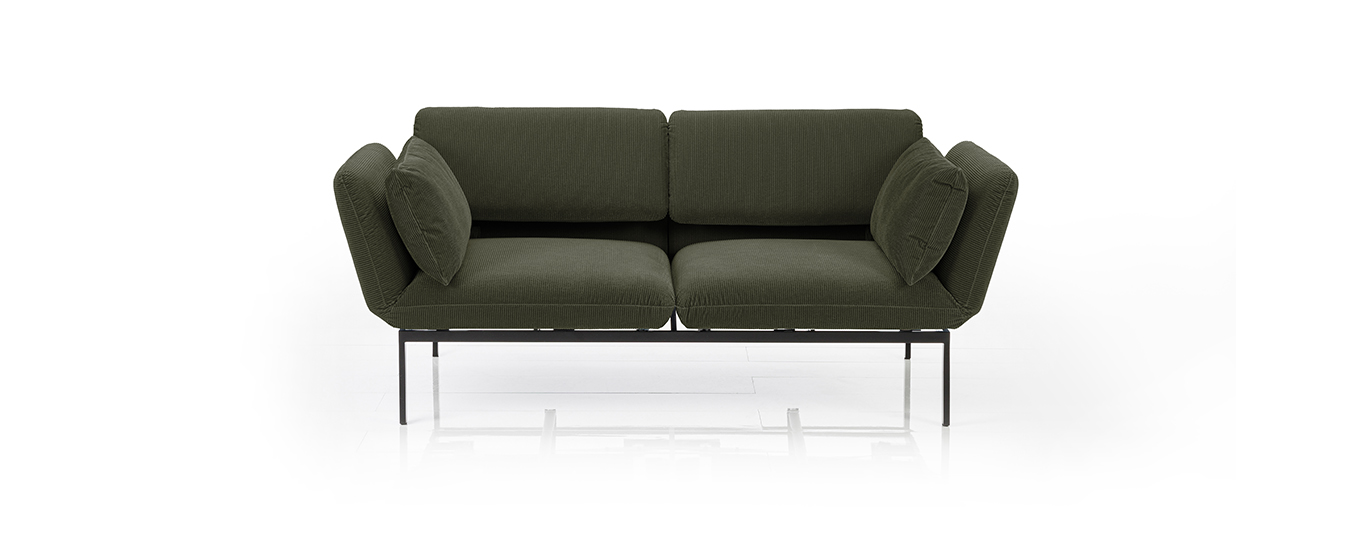 Das Funktionssofa Roro medium von Brühl im Bezug 4490, Farbe 37. sofa funktionssofa roro medium bruehl grün