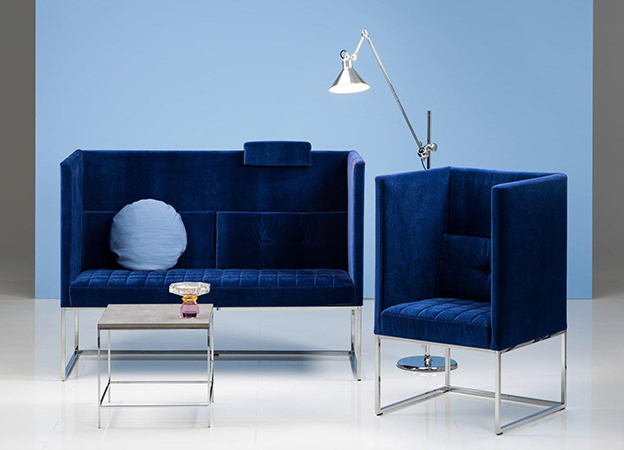 Die Bank und Sessel Belami high von Brühl in blauem Samt. bank wohnbank belami high brühl samt blau