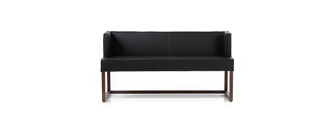 Die Bank Belami von Brühl in Leder mit Holzgestell. bank wohnbank belami brühl leder schwarz