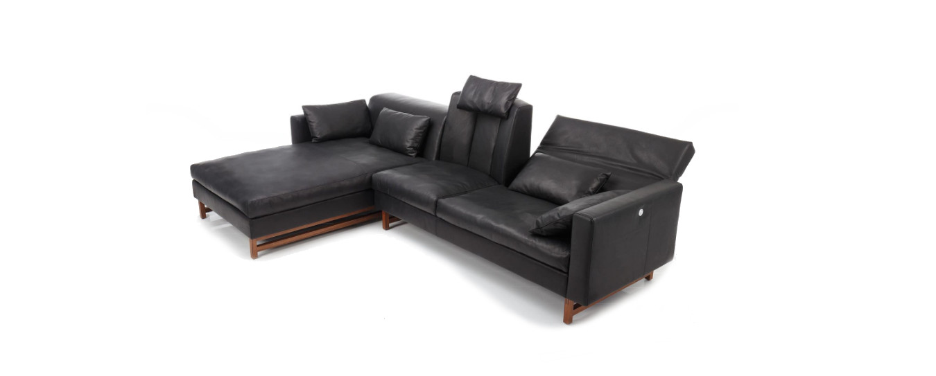 Bruehl Ecksofa Embrace asymmetrisch Leder Holzkufen