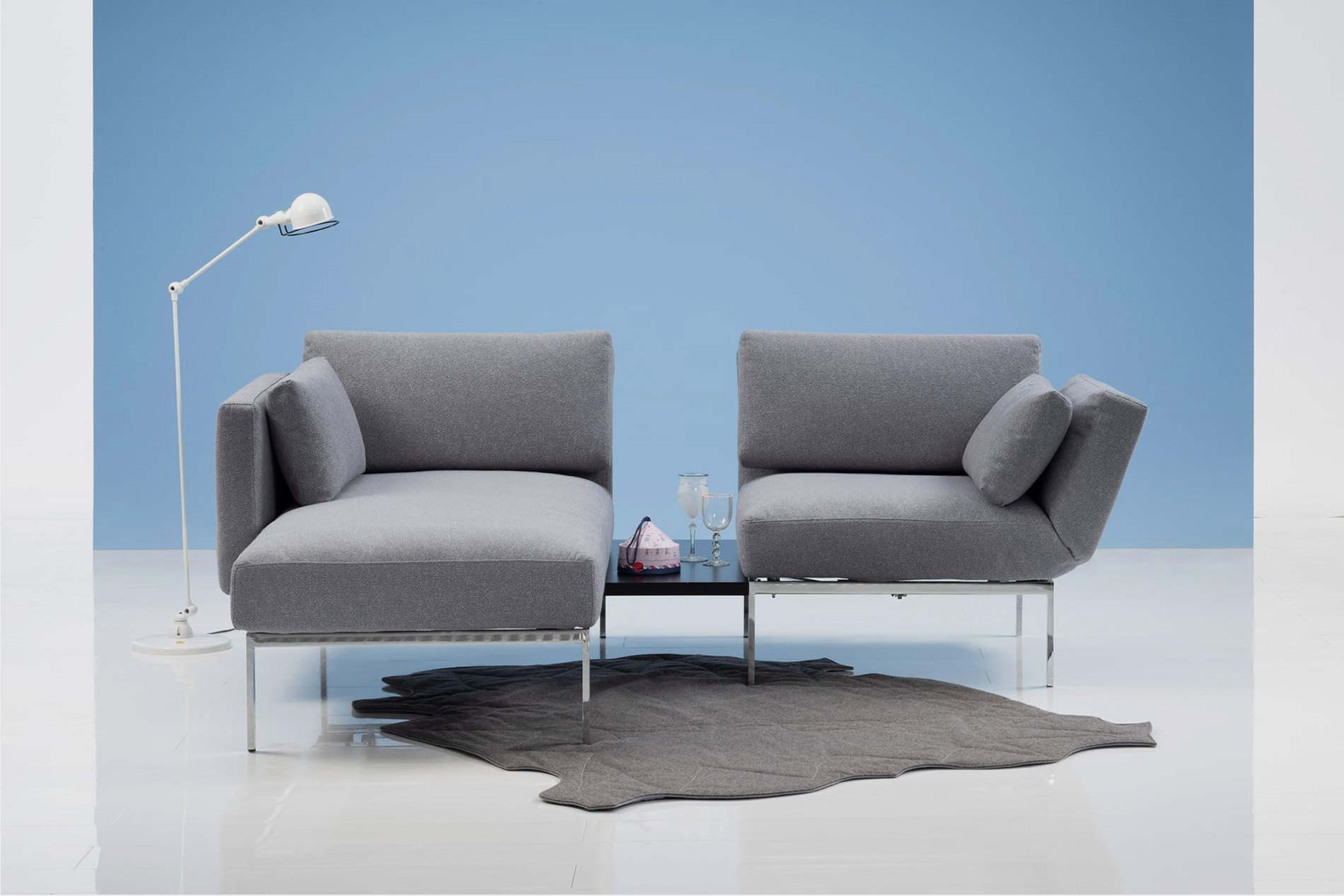 Die kleine Eckgruppe roro 20/soft von Brühl mit Tischelement. ecksofa funktionssofa roro 20 soft bruehl