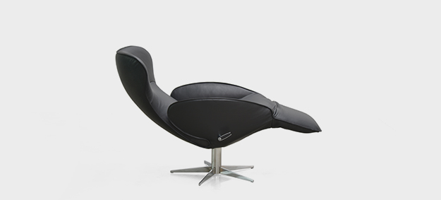 Der Relaxsessel Daydreamer von Jori in Liegeposition. relaxsessel daydreamer jori leder schwarz