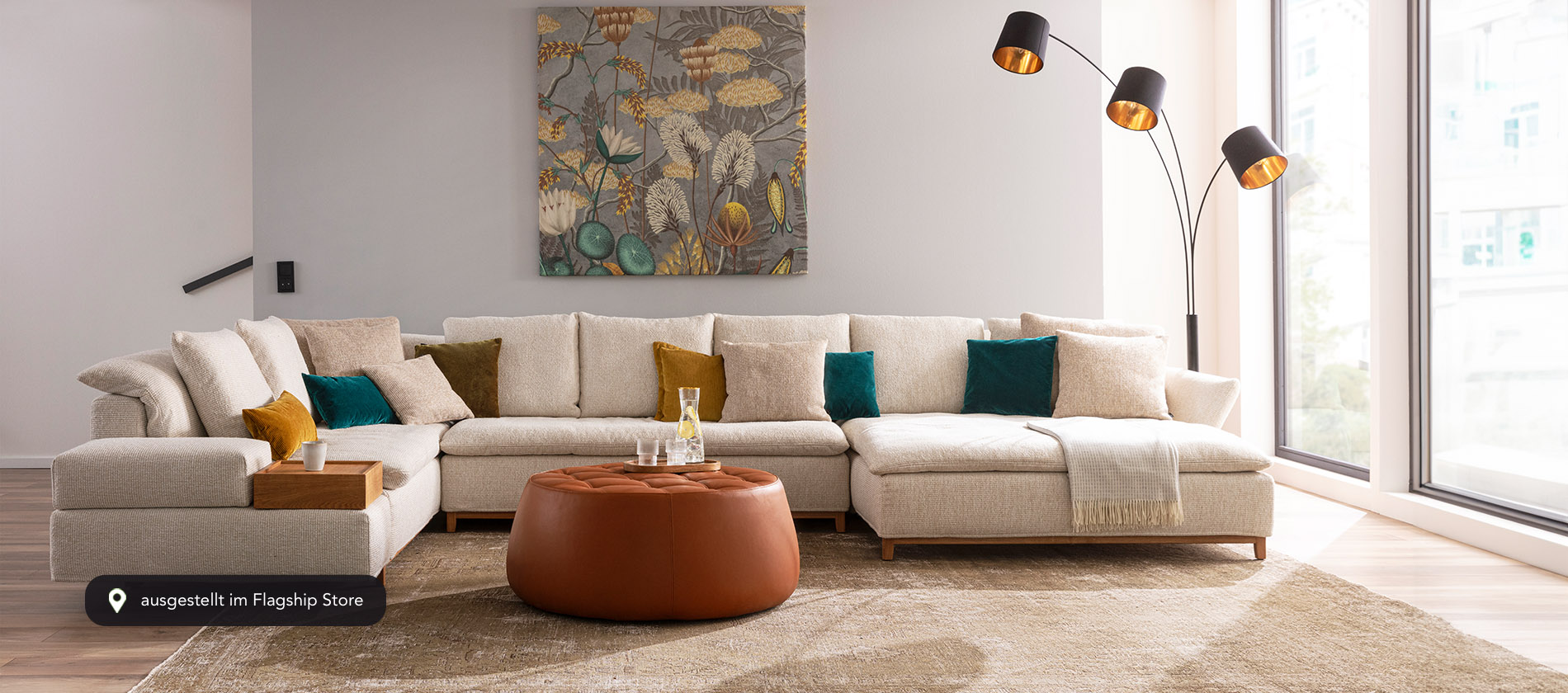 Ecksofa Isla von Signet – Stilvoll & mit Schlaffunktion. Ecksofa Isla mit Schlaffunktion von Signet als Wohnlandschaft in einem modernen Wohnzimmer.