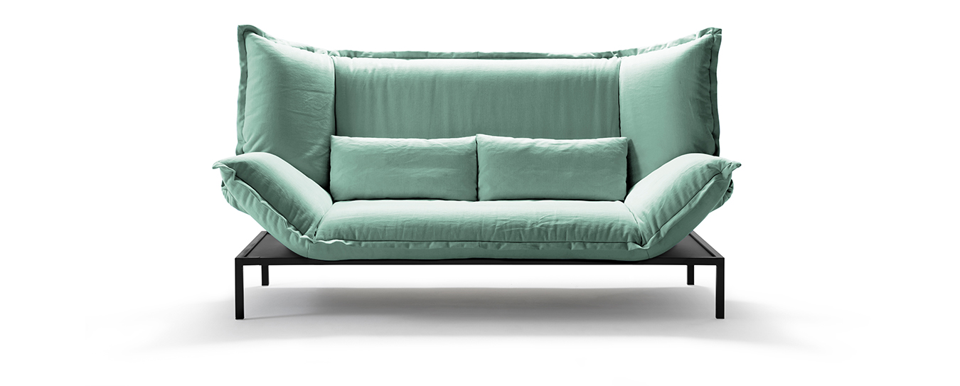 Das Schlafsofa Nuri von Signet im Stoff Lesa, Farbe mint. Schlafsofa Nuri Signet Stoff mint